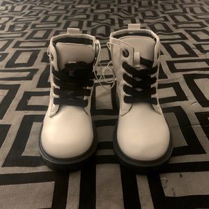 Toddler girl boots brand new never worn